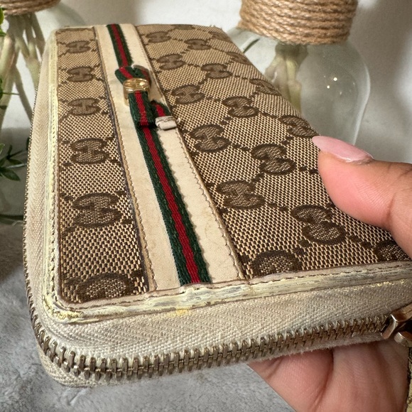 GIVEAWAY 🤍Gucci Canvas Sherry line Wallet🤍 - Picture 8 of 13